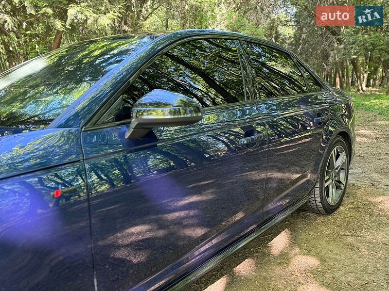 Седан Audi A4 2017 в Хмельницком