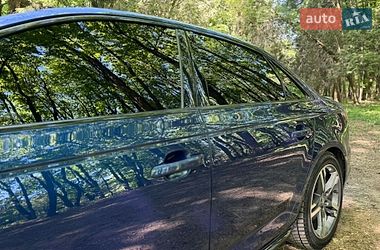 Седан Audi A4 2017 в Хмельницком