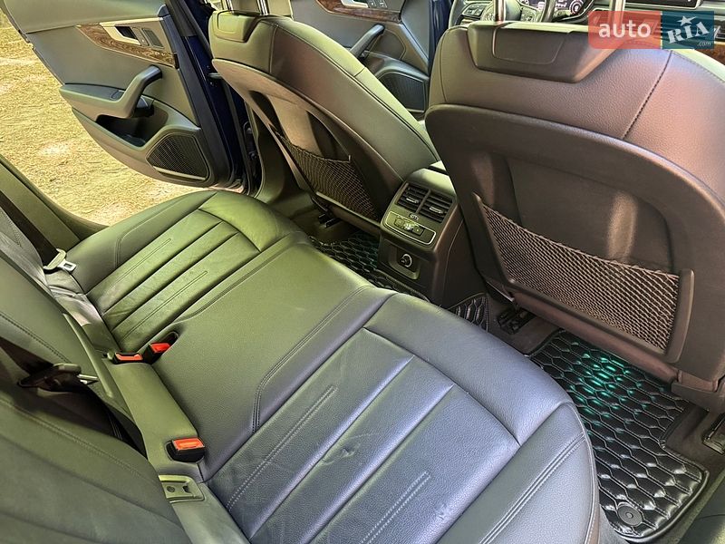 Седан Audi A4 2017 в Хмельницком