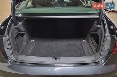 Седан Audi A4 2021 в Киеве