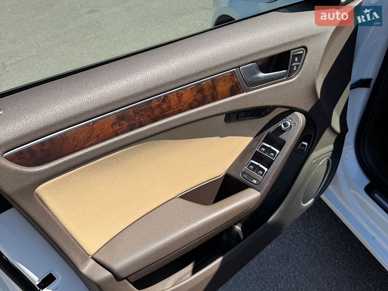 Седан Audi A4 2013 в Киеве