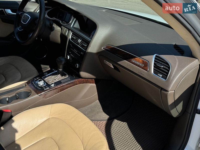 Седан Audi A4 2013 в Киеве