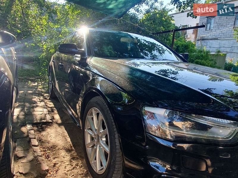 Седан Audi A4 2015 в Николаеве
