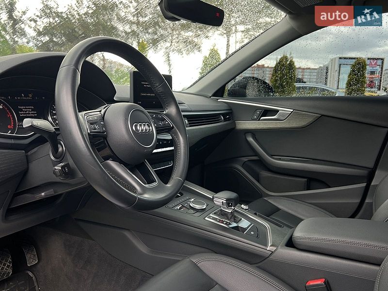Седан Audi A4 2019 в Львове