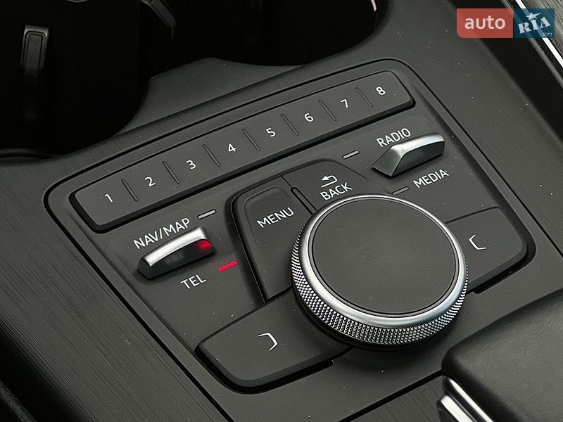 Седан Audi A4 2019 в Львове