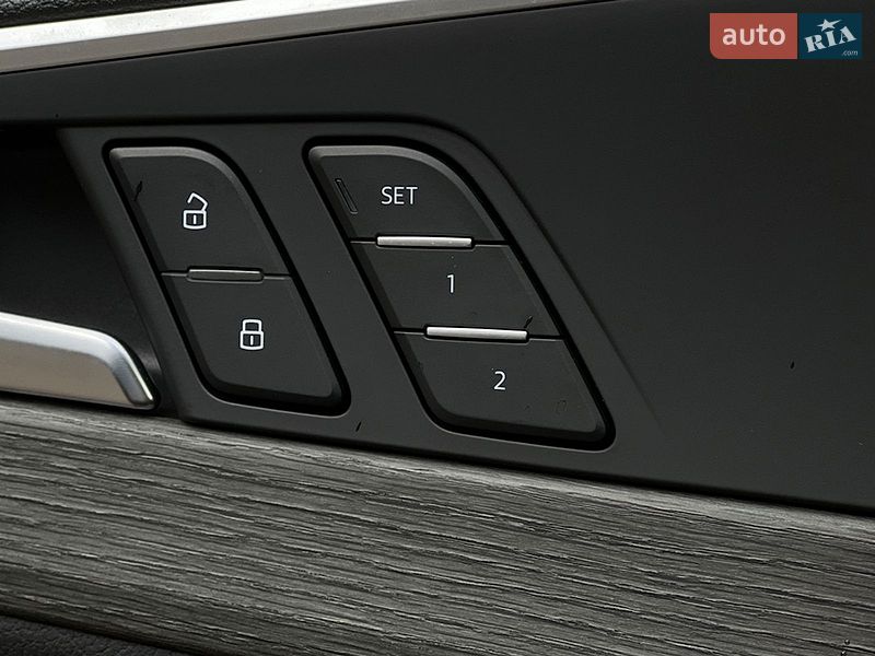 Седан Audi A4 2019 в Львове