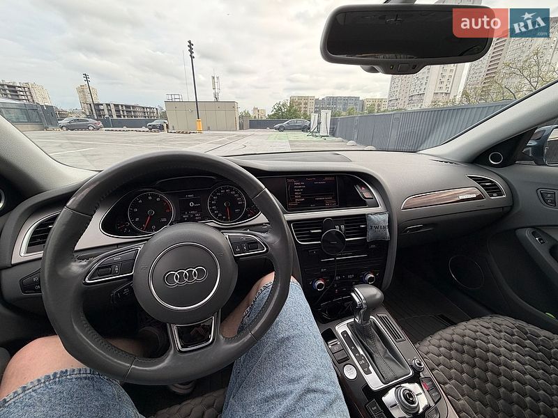 Седан Audi A4 2014 в Киеве