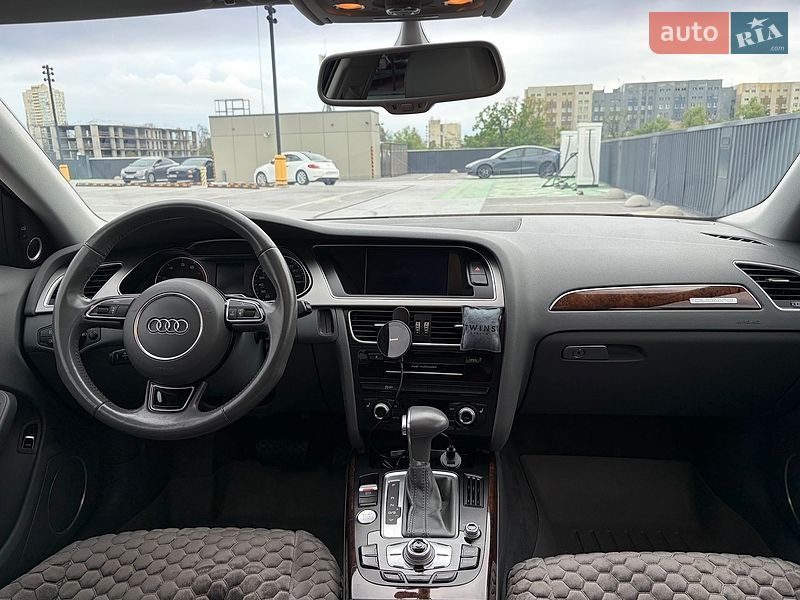 Седан Audi A4 2014 в Киеве