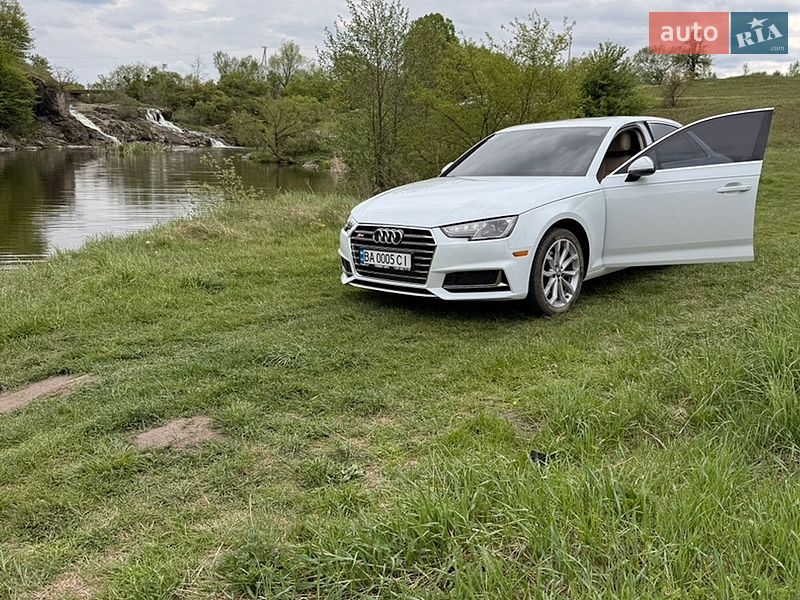 Седан Audi A4 2019 в Александрие