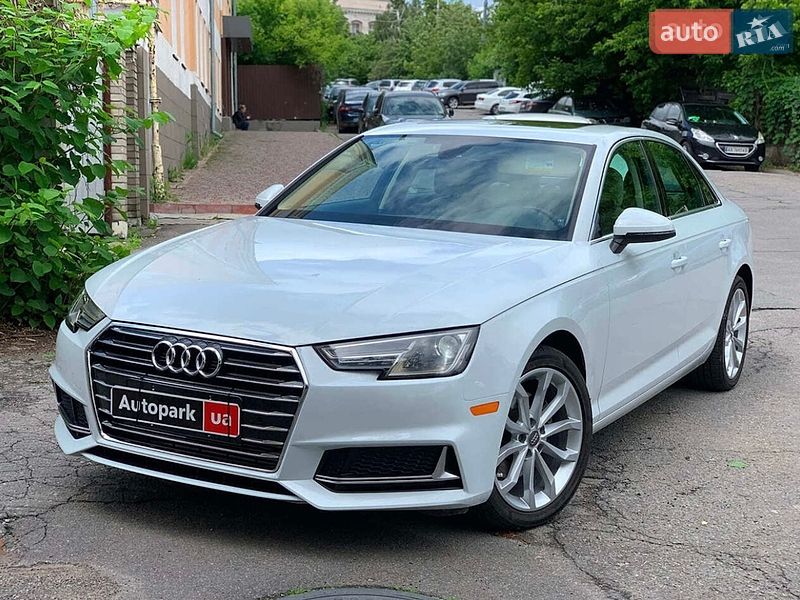Седан Audi A4 2019 в Александрие