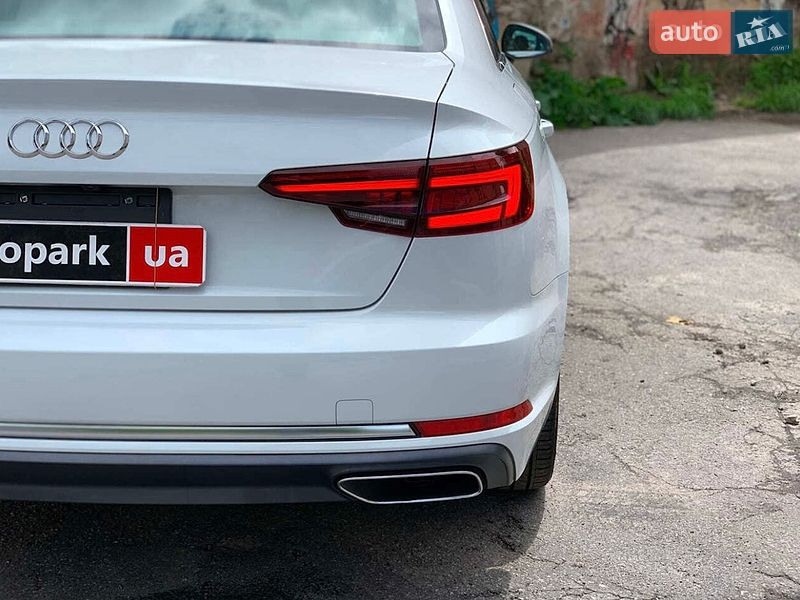 Седан Audi A4 2019 в Александрие