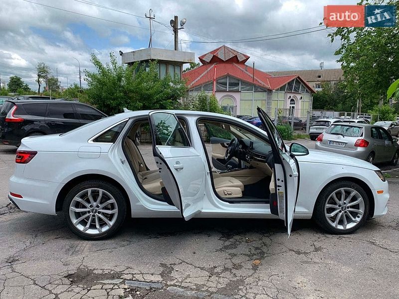 Седан Audi A4 2019 в Александрие