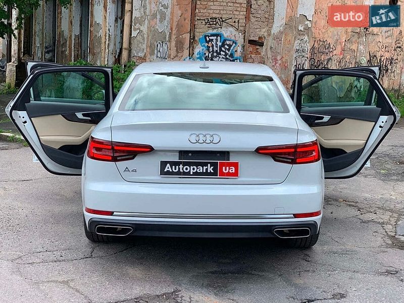 Седан Audi A4 2019 в Александрие