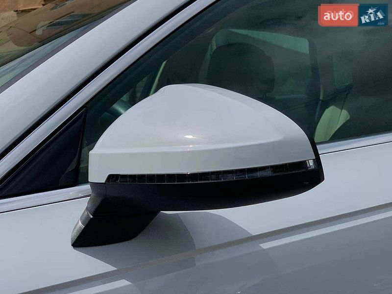 Седан Audi A4 2019 в Александрие