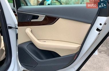Седан Audi A4 2019 в Александрие