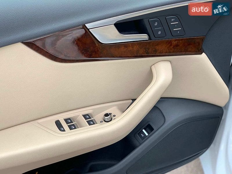 Седан Audi A4 2019 в Александрие