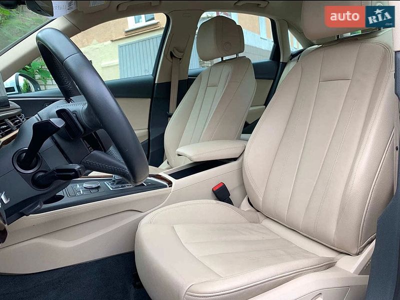 Седан Audi A4 2019 в Александрие