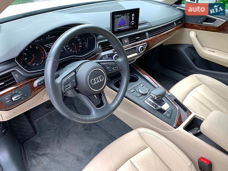 Седан Audi A4 2019 в Александрие