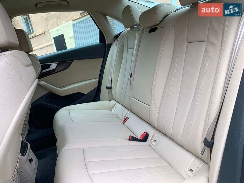 Седан Audi A4 2019 в Житомире