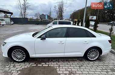 Седан Audi A4 2017 в Львове
