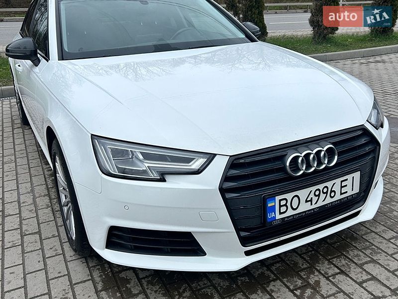 Седан Audi A4 2017 в Львове