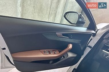 Седан Audi A4 2017 в Львове