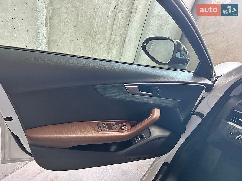 Седан Audi A4 2017 в Львове