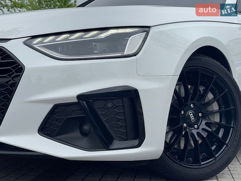 Седан Audi A4 2022 в Києві