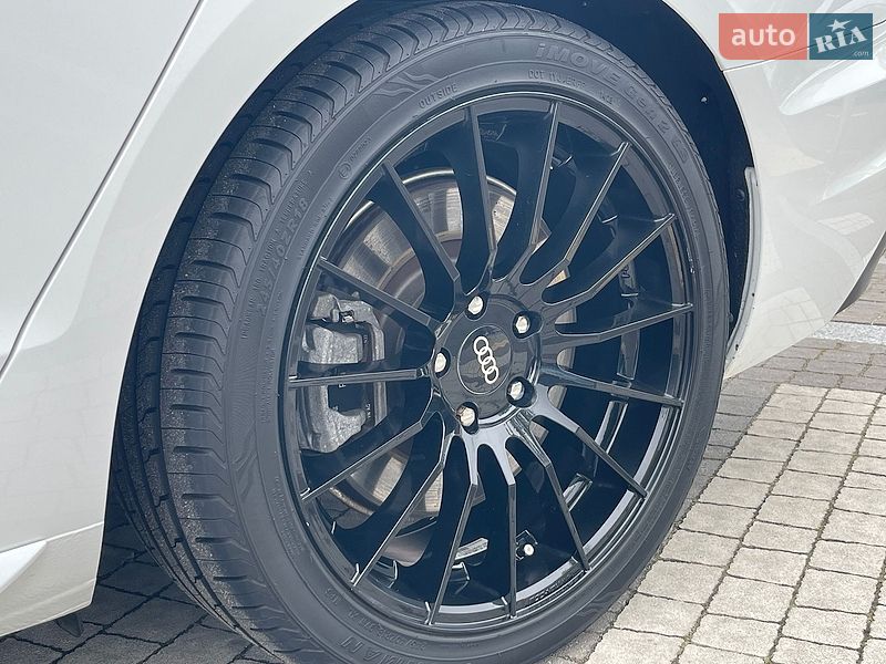 Седан Audi A4 2022 в Києві