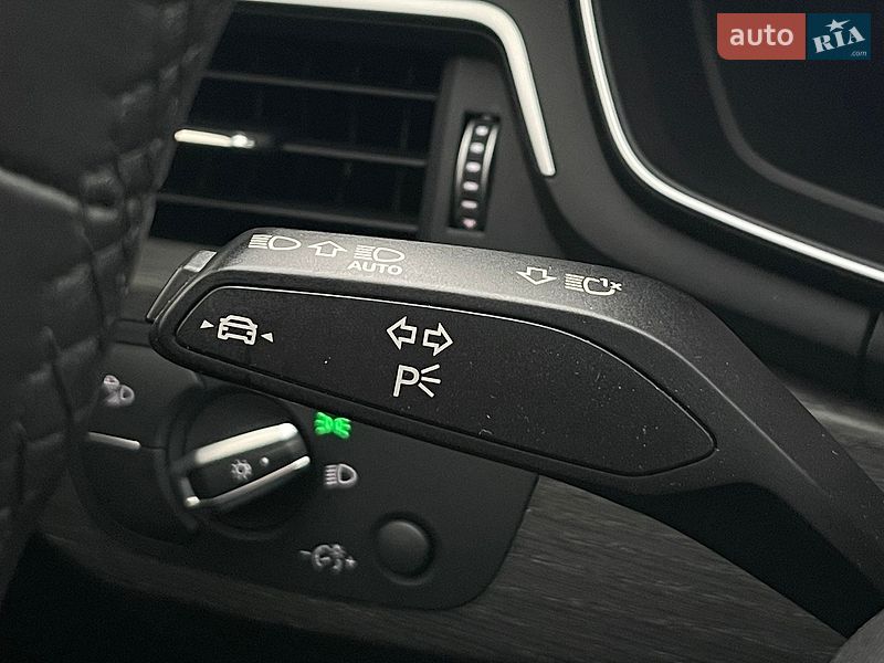 Седан Audi A4 2022 в Києві