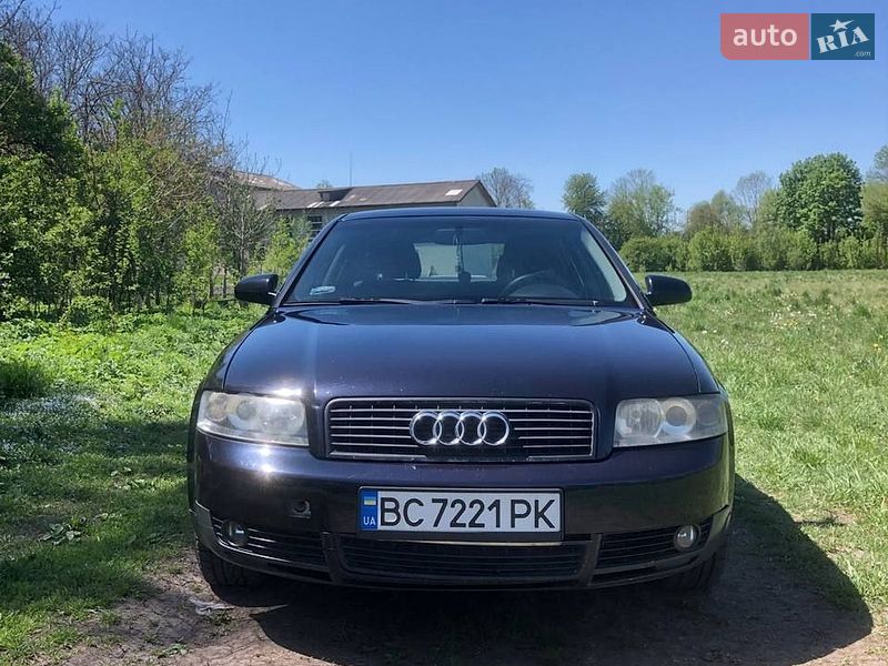 Седан Audi A4 2002 в Глинянах