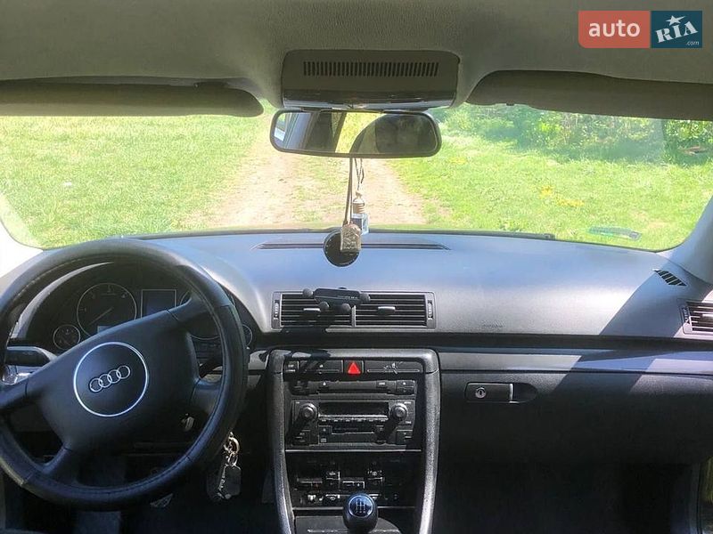 Седан Audi A4 2002 в Глинянах