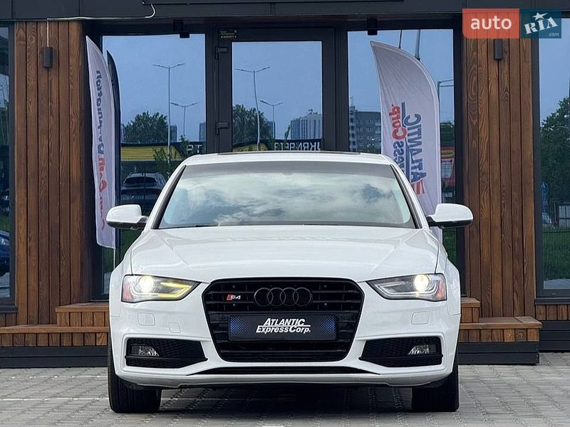 Седан Audi A4 2016 в Киеве