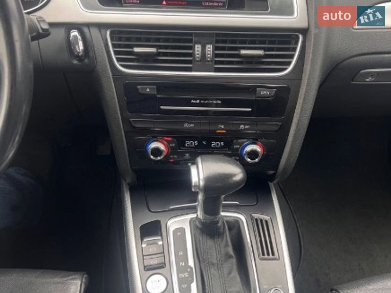 Седан Audi A4 2016 в Львове