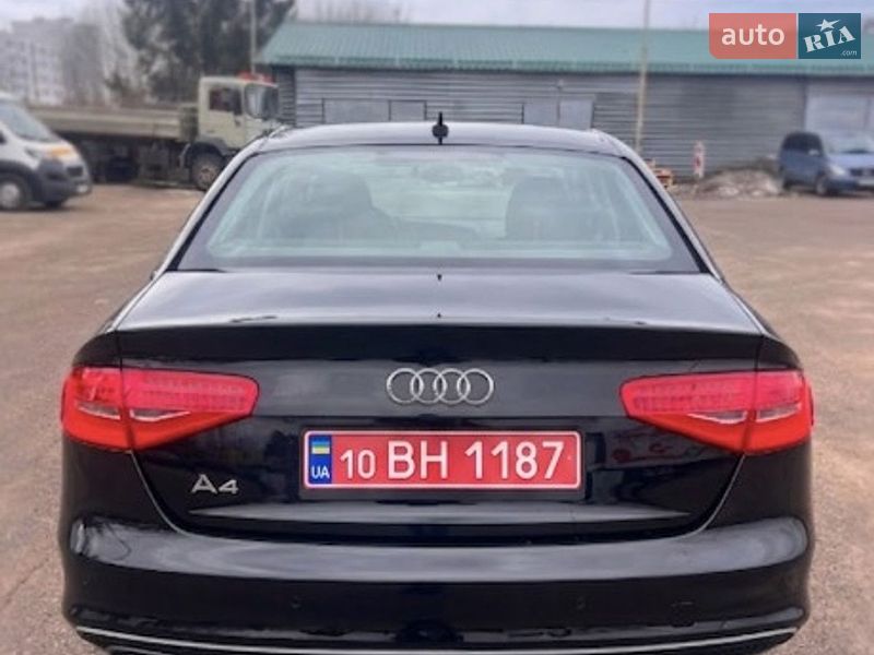 Седан Audi A4 2016 в Львове