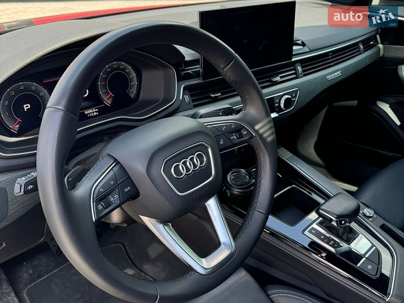 Седан Audi A4 2022 в Львові