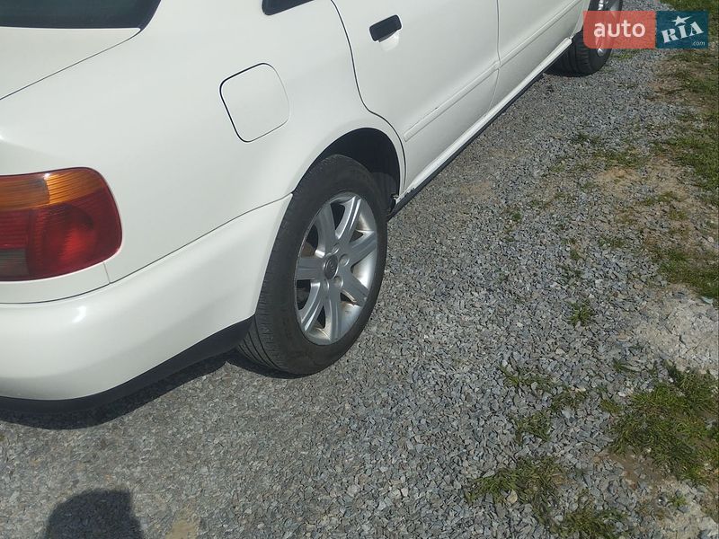 Седан Audi A4 1996 в Рівному