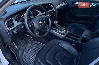 Седан Audi A4 2014 в Львове