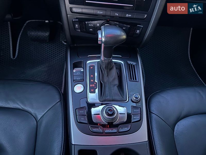 Седан Audi A4 2014 в Львове