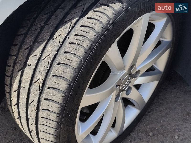 Седан Audi A4 2012 в Чернігові