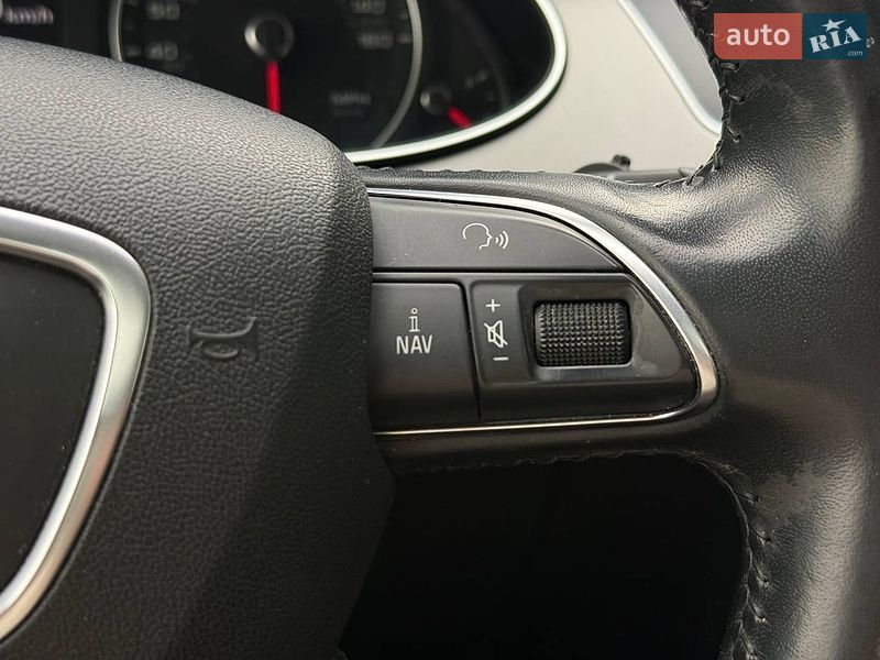 Седан Audi A4 2014 в Рівному