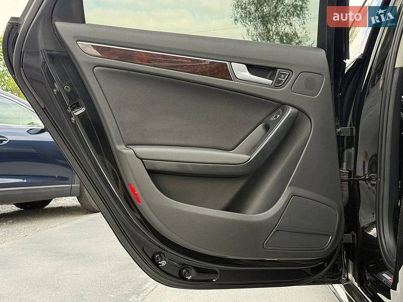Седан Audi A4 2014 в Рівному