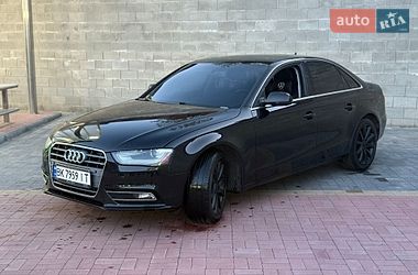 Седан Audi A4 2013 в Ровно