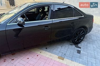 Седан Audi A4 2013 в Ровно