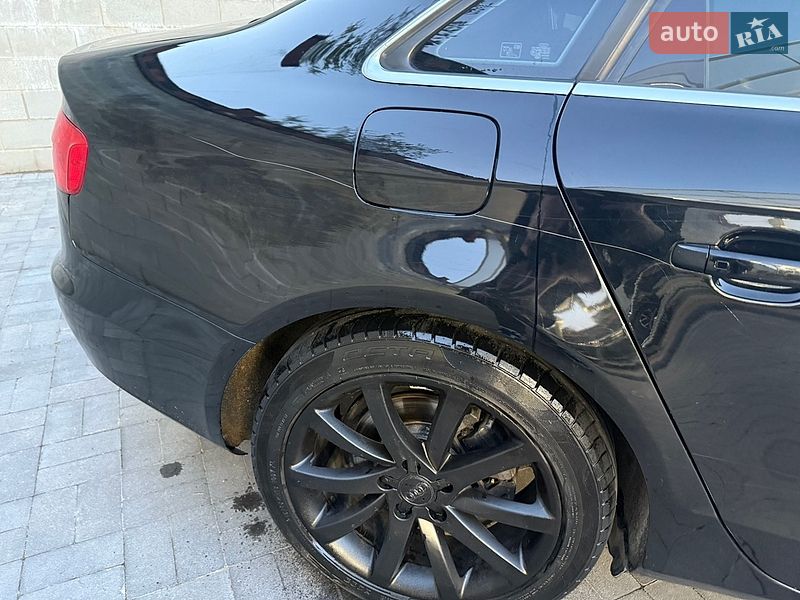 Седан Audi A4 2013 в Ровно