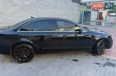 Седан Audi A4 2013 в Ровно