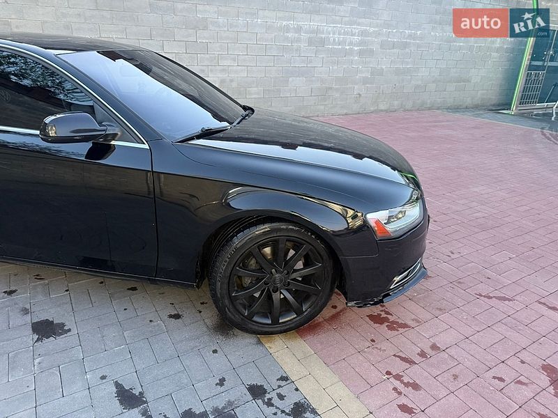 Седан Audi A4 2013 в Ровно