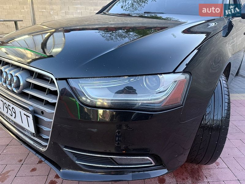 Седан Audi A4 2013 в Ровно
