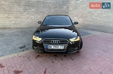 Седан Audi A4 2013 в Ровно