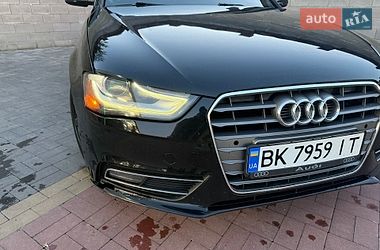 Седан Audi A4 2013 в Ровно